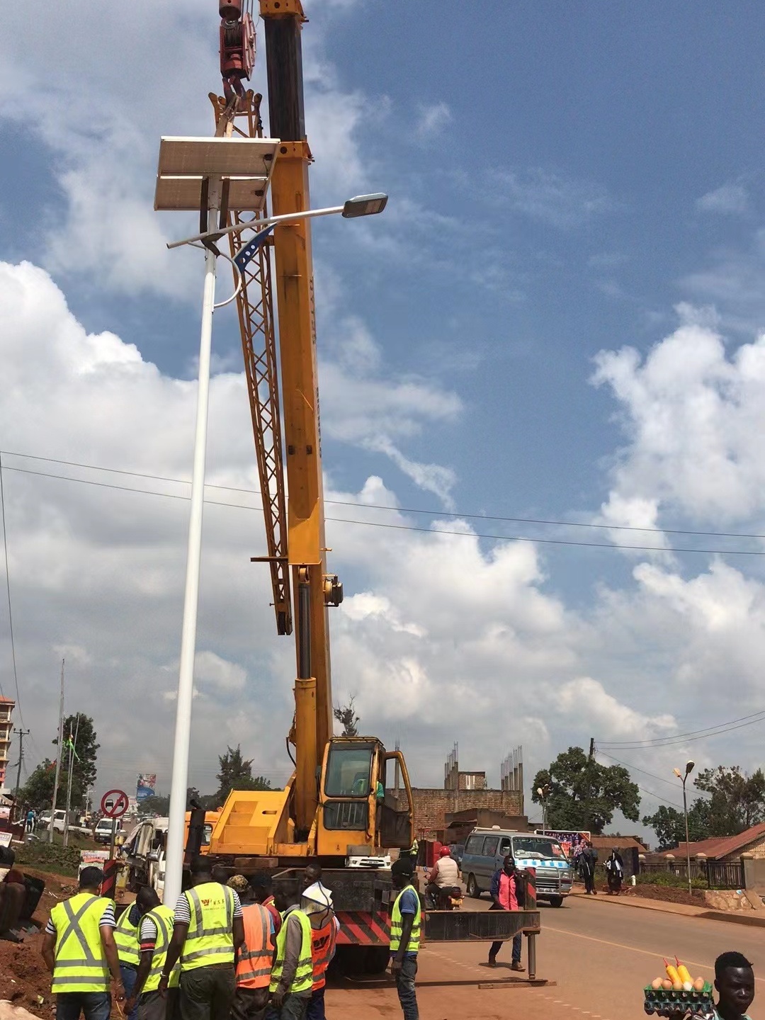 8M 60W Solar Street Light in Uganda 4