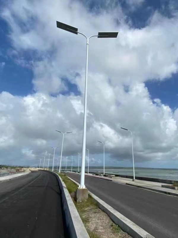 Philippines 8M 60W All in One Solar Street Light 1